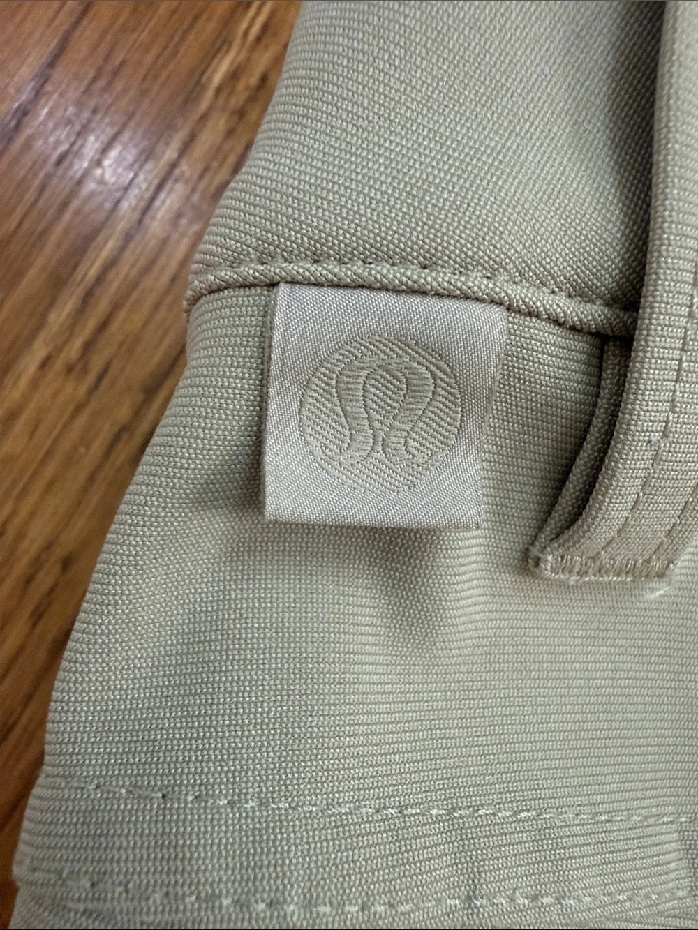 Lululemon Beige Cropped Performance Pants Size Approx 14